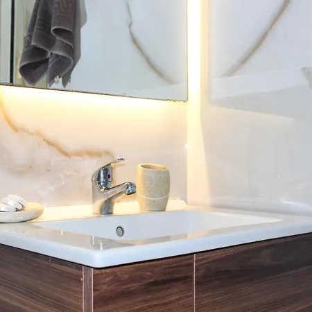 Sunwave Hideaway D25 شقة *